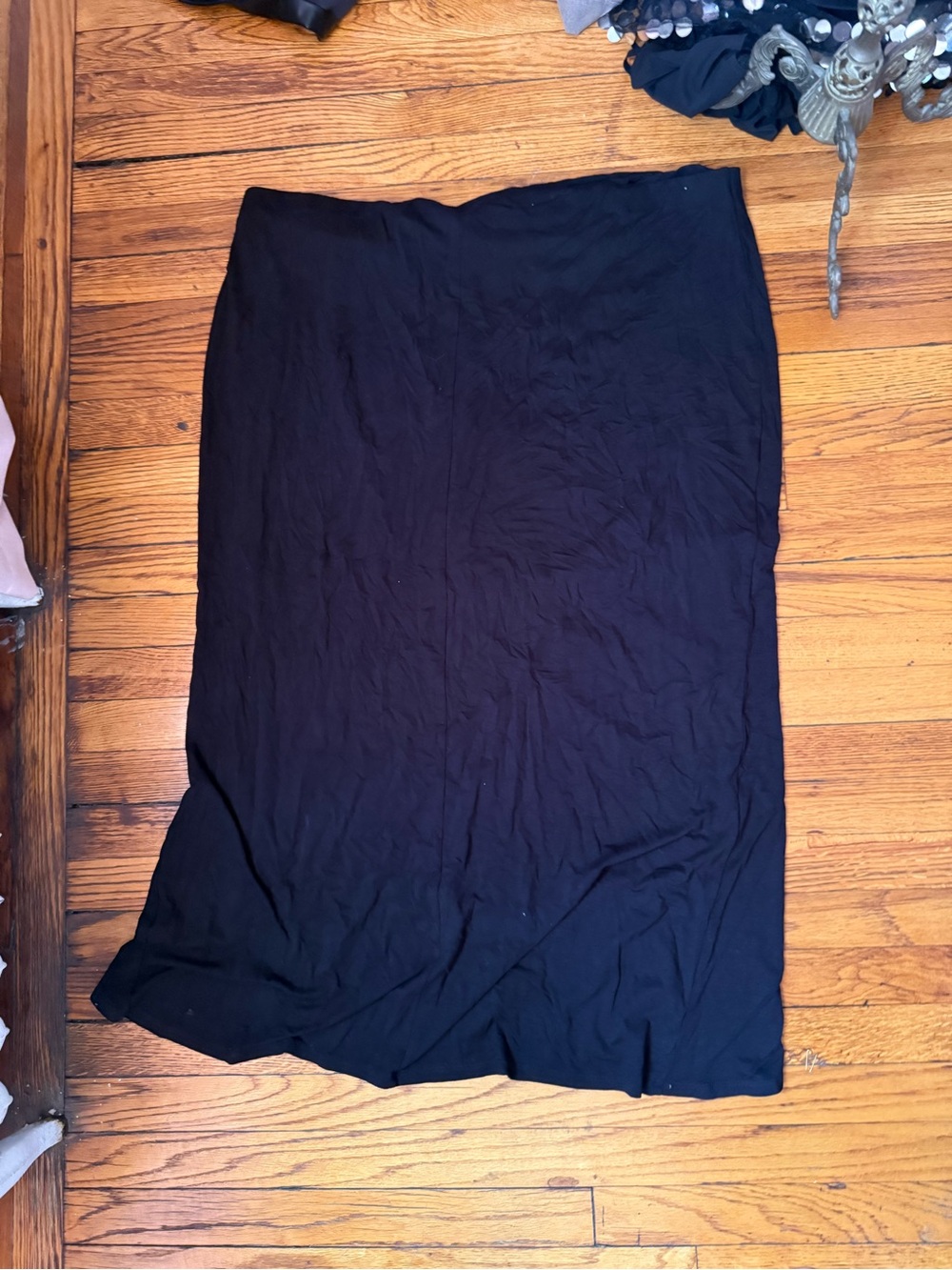 Eloquii Black Ruched Front-Slit Maxi Skirt - Picture 3 of 5